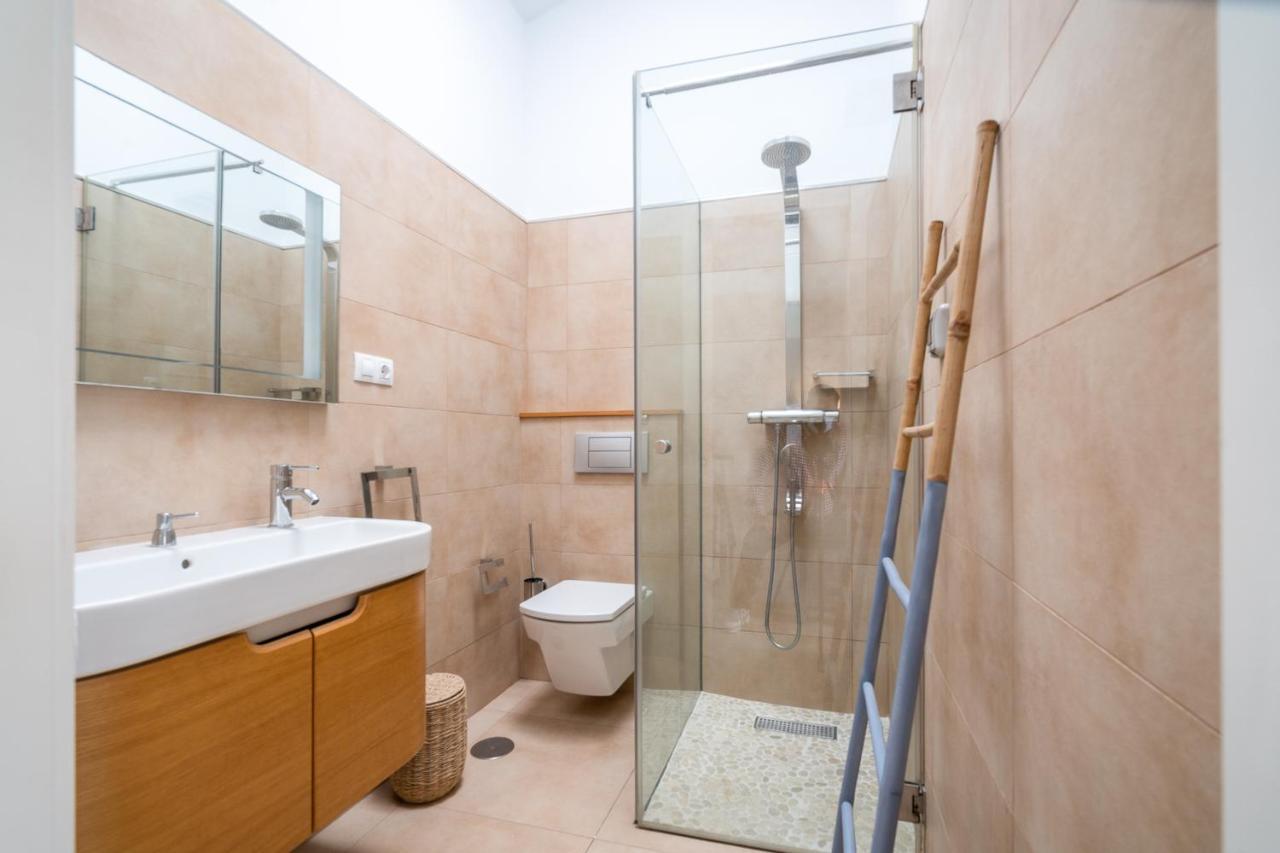 Bonito Bungalow Con Piscina Junto A La Playa San Bartolomé Zewnętrze zdjęcie